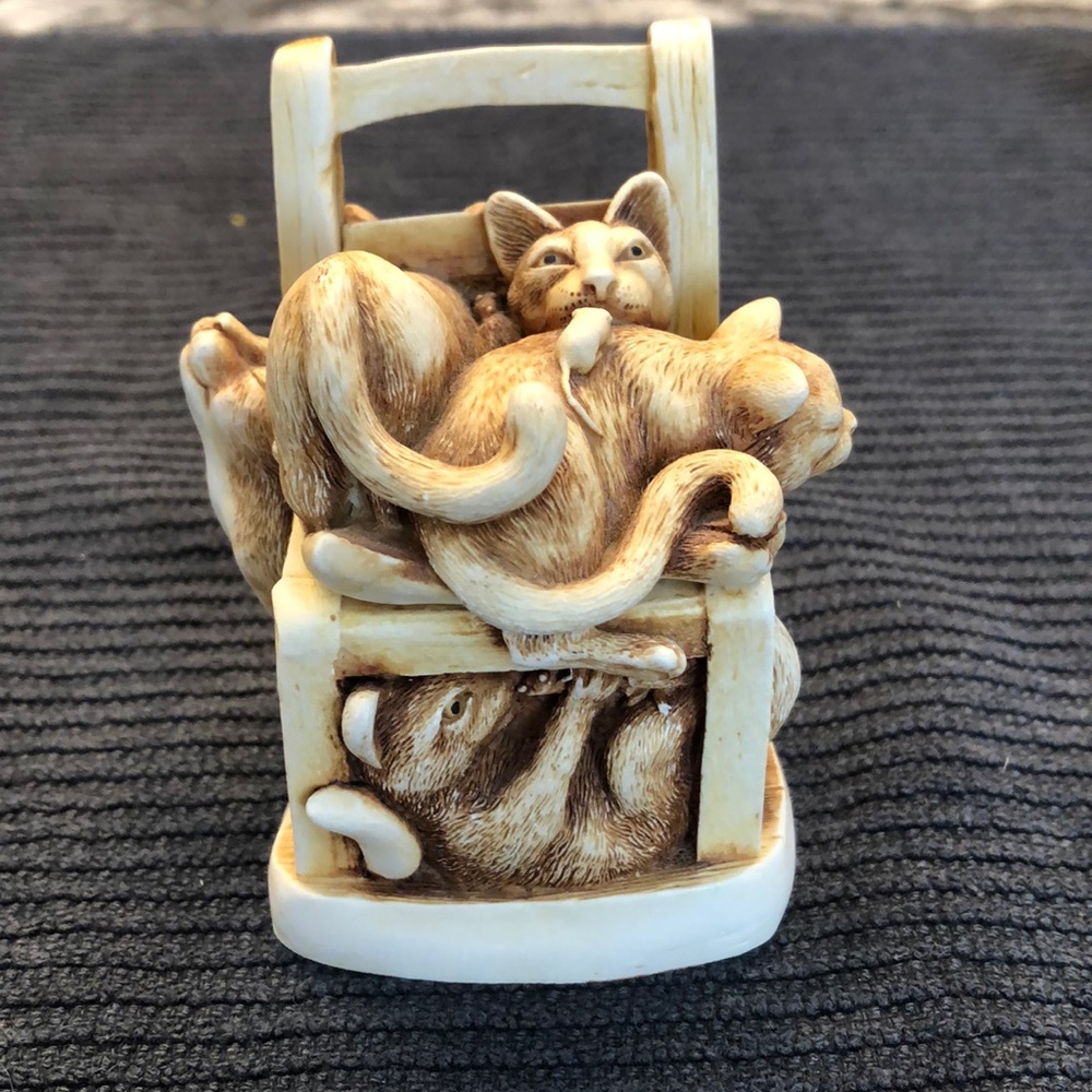 COPY - Harmony Kingdom trinket box